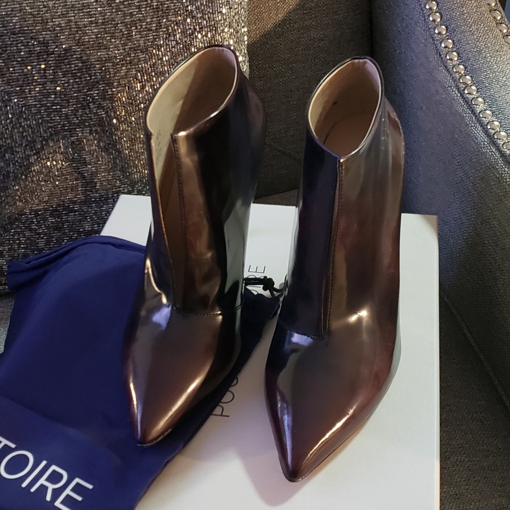 NWT Pour La Victorie Polished Leather Booties
